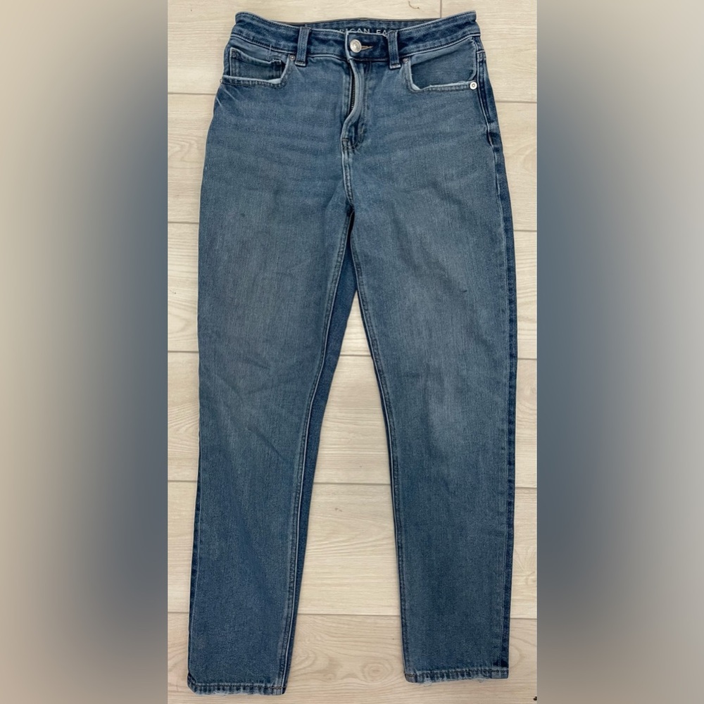 American Eagle Outfitters Mom Jeans
